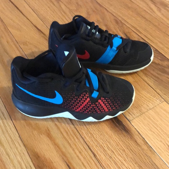 kyrie flytrap black blue red